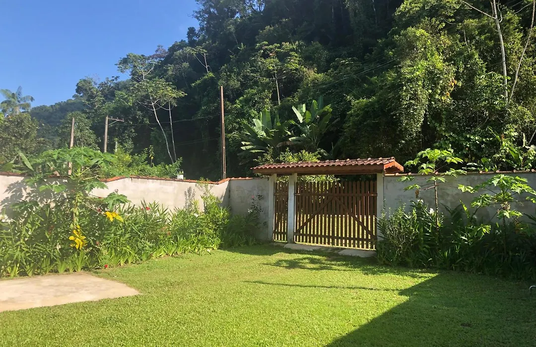 Casa Ampla e Confortável a 10 minutos Praia Ubatumirim Cambuca-1
